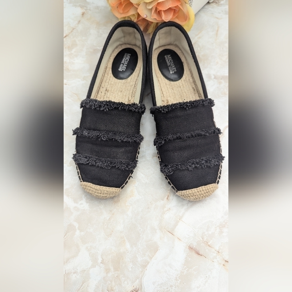MICHAEL KORS Womans Slip On Flat Shoes  7M